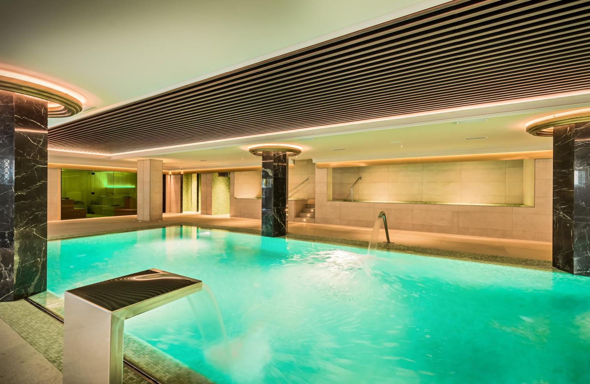 Barcelo La Nucia Palms酒店 外观 照片 The swimming pool at the InterContinental Budapest