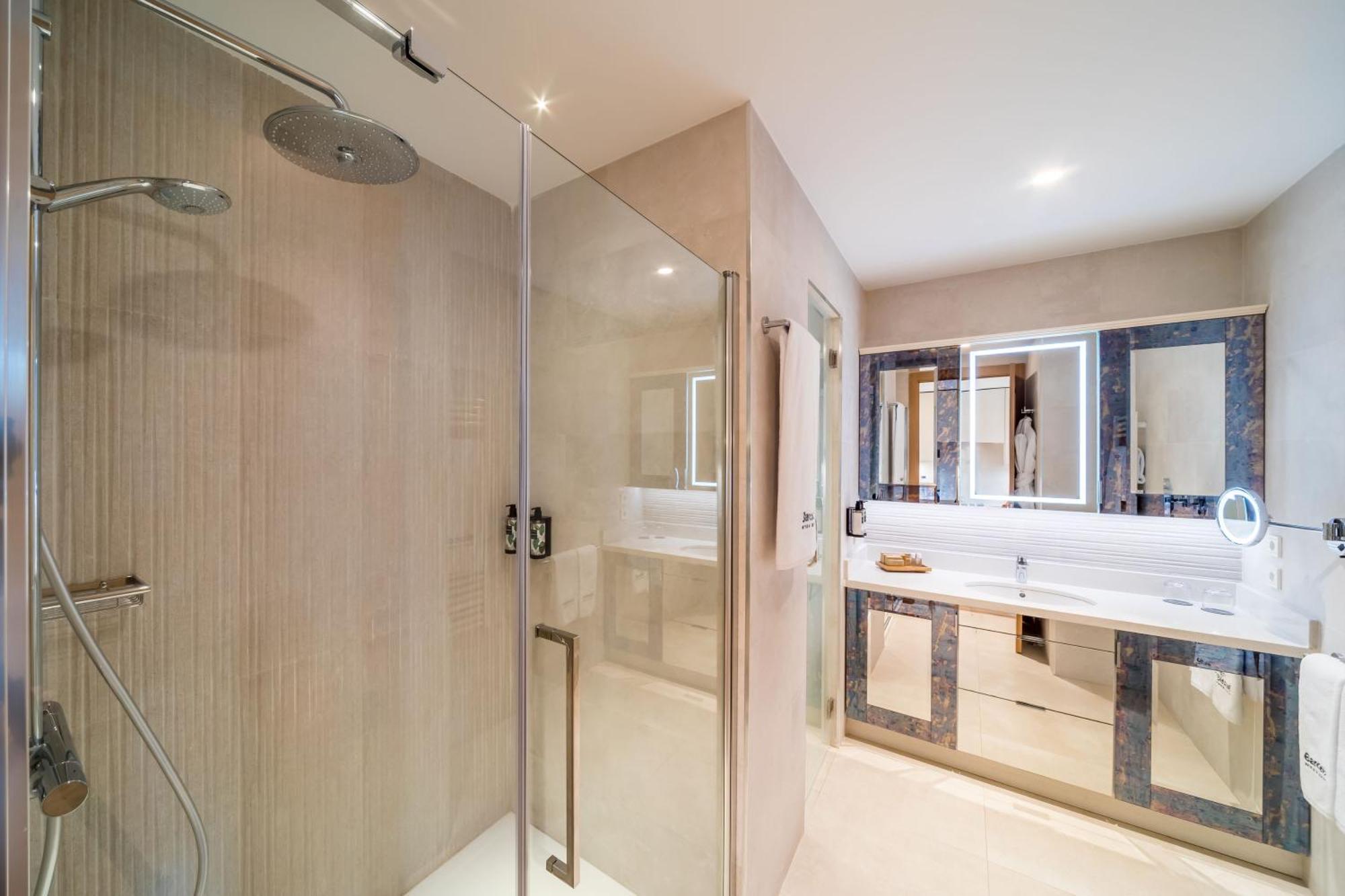 Barcelo La Nucia Palms酒店 外观 照片 A shower enclosure